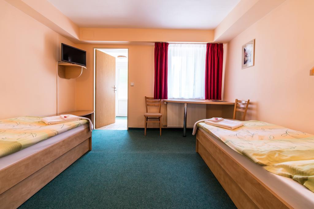 Penzion v parku Cejkovice  Camera foto